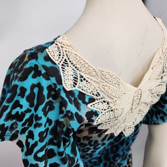 No Boundaries Short Sleeve Pullover Blouse Sz Small Green & Black Crochet V-Neck - Picture 8 of 10